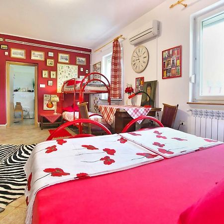 Гостевой дом Cozy Istrian House Изола Экстерьер фото