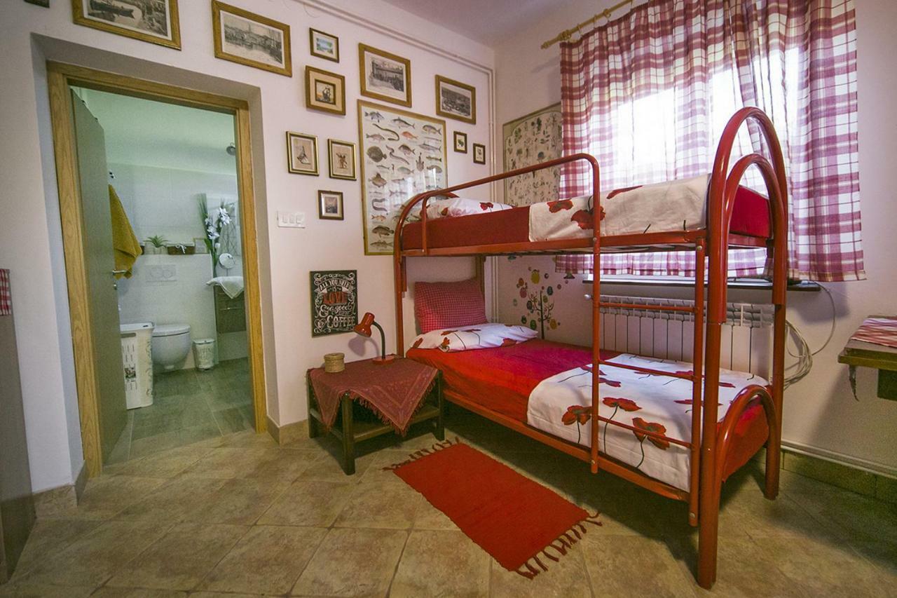 Гостевой дом Cozy Istrian House Изола Экстерьер фото